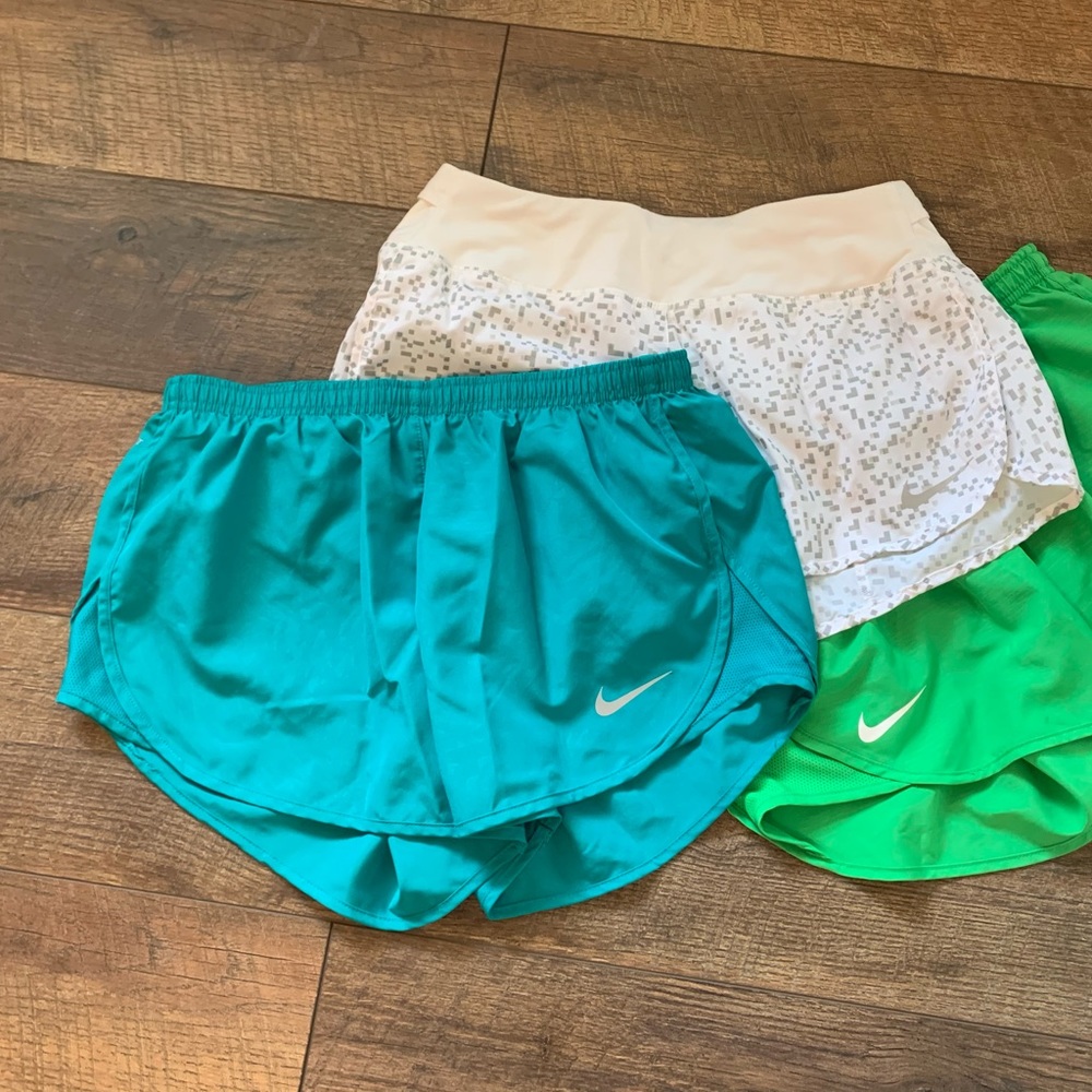 Nike Dri Fit shorts • turquoise